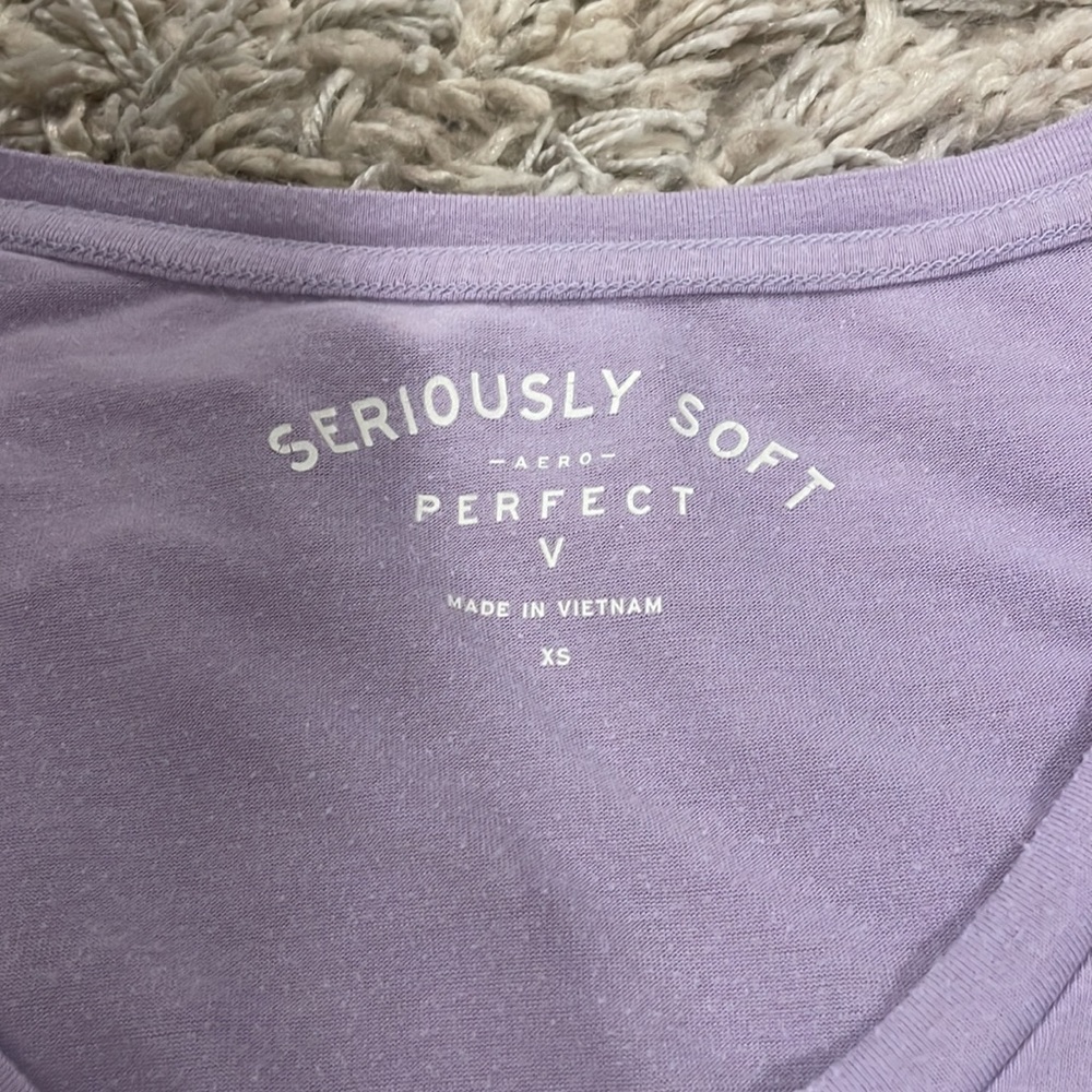 Aero Seriously Soft Perfect V Shirt - Picture 2 of 2